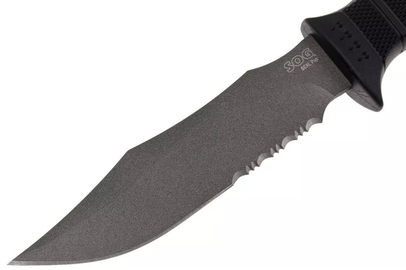 SOG Seal Pup SGM37N kniv 12 cm halvtandet blad sort nylon/glasfiberhåndtag + skede