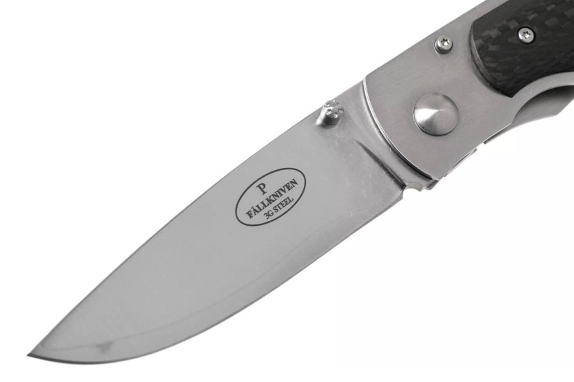 Fallkniven P3G taittoveitsi 10.3cm musta hiilikuitukahva + Cordura tuppi