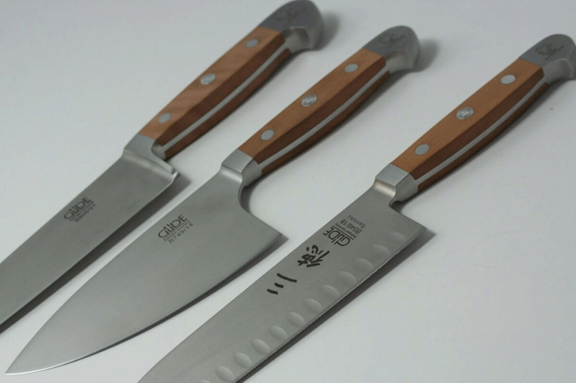Coltello santoku in acciaio forgiato Gude Alpha Poire 18 cm