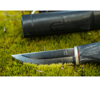 Arctic Legend Handicraft AL009 handgjord kniv 7,7 cm blad svartbetsat trähandtag + läderslida 2