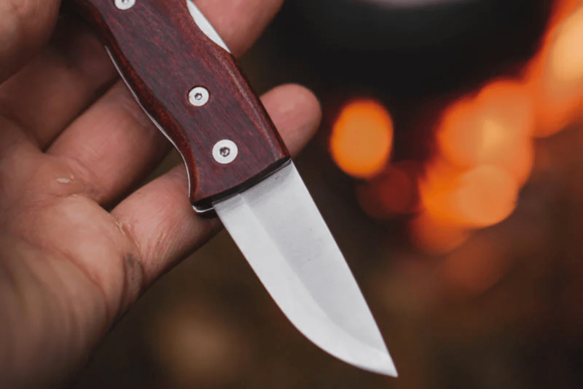 Cuchillo plegable Helle Raud S H663 8cm mango de madera de abedul