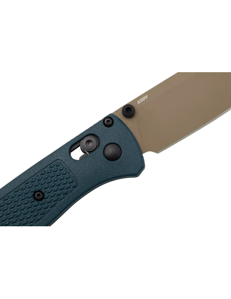 Navalha dobrável Benchmade Bugout Crater Blue 535FE-05 Cabo em Grivory azul 10,7cm