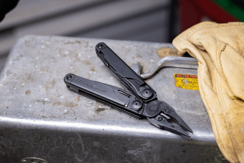 Leatherman Surge Multifunction Pliers 830165 21 functions + nylon case