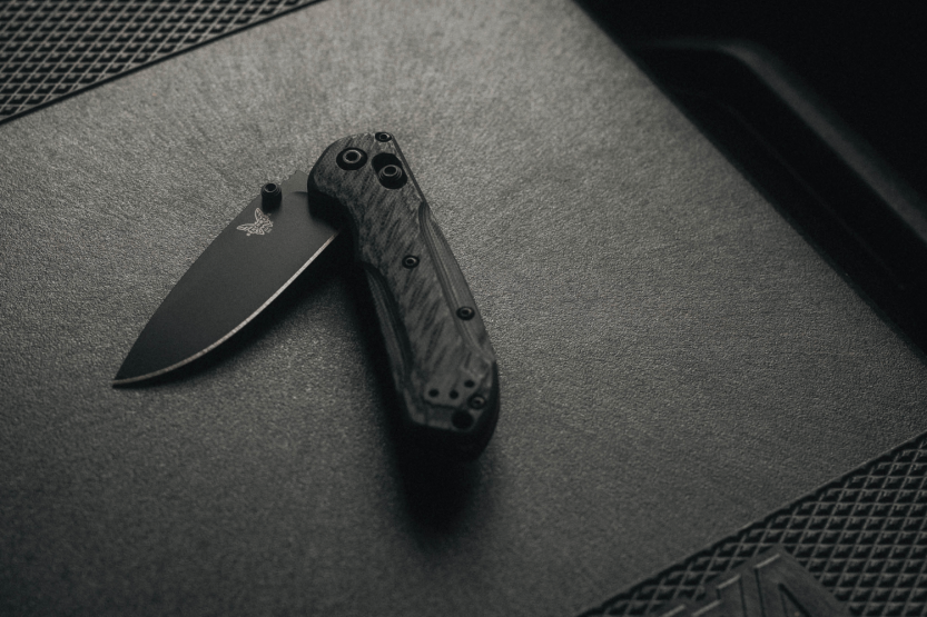 Benchmade Mini Freek folding knife 565BK-02 black blade multicolor G10 handle 10,3cm