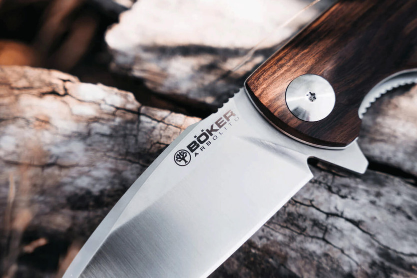 Cuchillo plegable Böker Arbolito Nahuel 01BA004 11.8cm mango de madera de guayacán