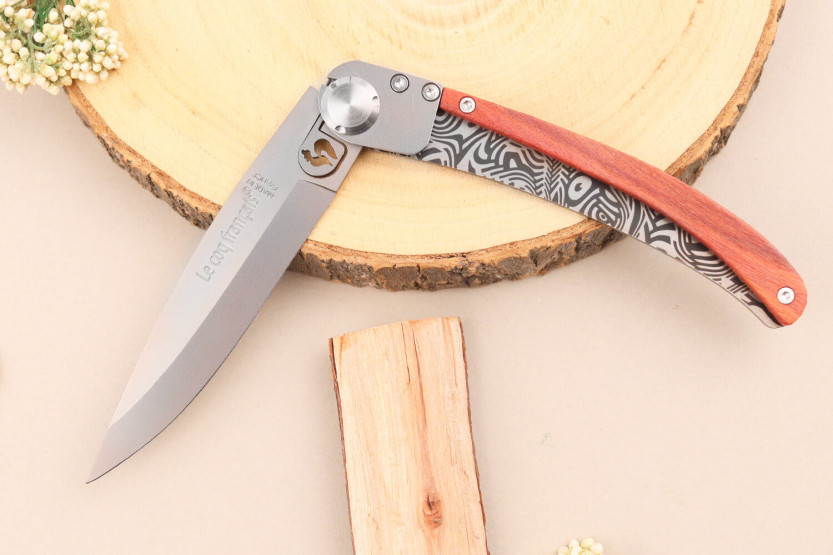 Le Coq Français Tropical Red Heart folding knife with red wooden handle 11.5cm + case