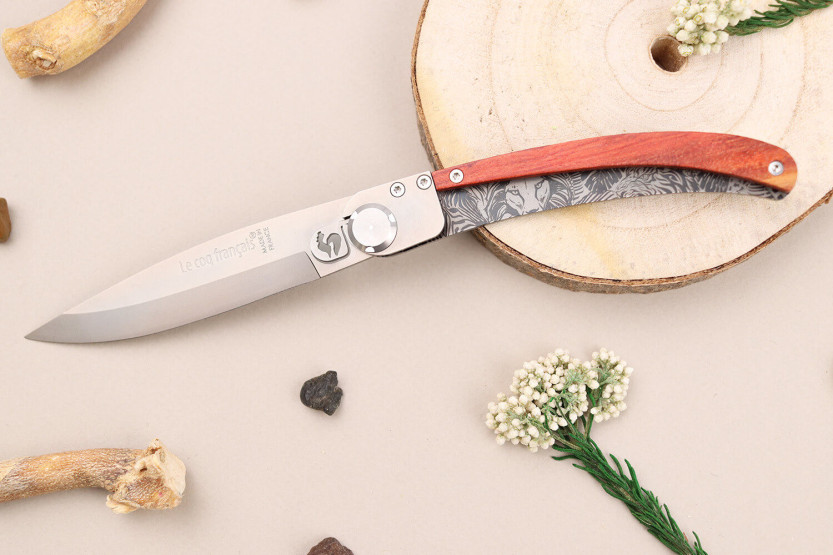 Le Coq Français Safari foldekniv Red Heart rødt trehåndtak 11,5 cm + slire