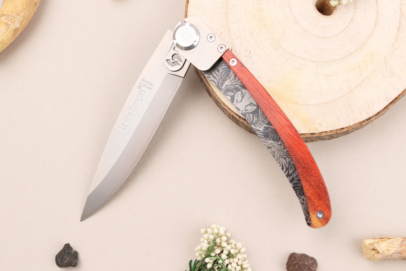 Klappmesser Le Coq Français Safari Red Heart handgefertigt aus rotem Holzgriff 11,5cm + Etui