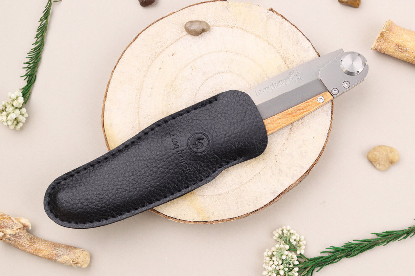 Coltello pieghevole Le Coq Français Nautic con manico in legno d'oliva 11,5 cm + fodero