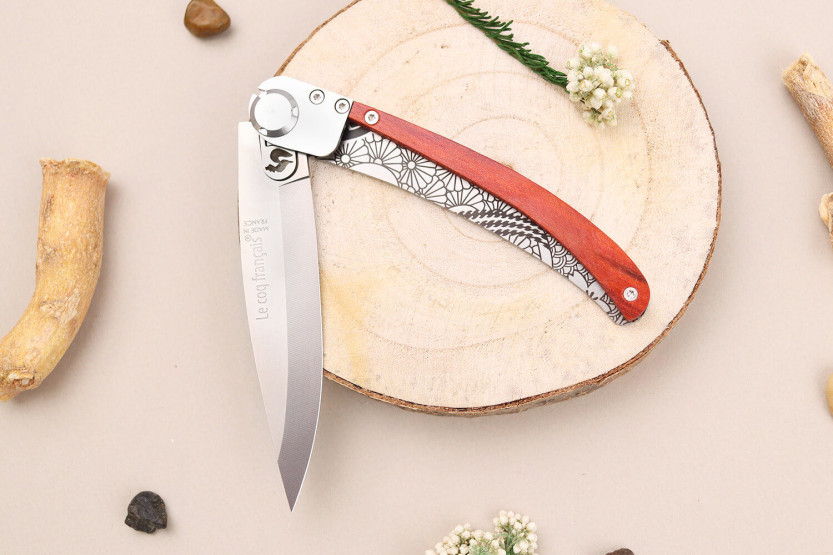 Le Coq Français Tokyo vouwmes Red Heart handgemaakt rood houten heft 11,5cm + etui