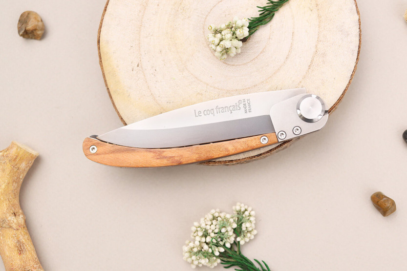Le Coq Français Celtic folding knife with olive wood handle 11.5cm + case