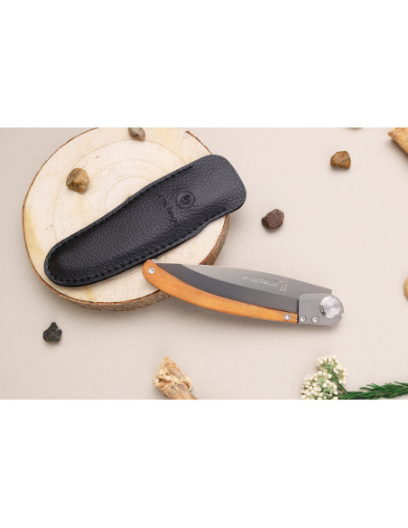 Le Coq Français Jeanne d'Arc foldekniv 11,5 cm håndtag i oliventræ + skede