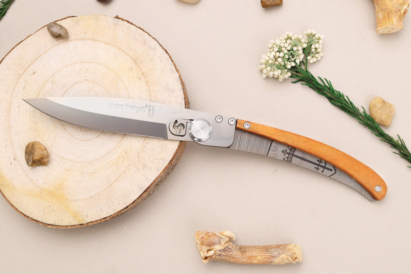 Le Coq Français Jeanne d'Arc folding knife 11.5cm olive wood handle + sheath