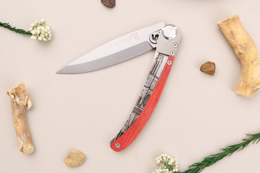 Le Coq Français Notre Dame de Paris folding knife Red Heart red wooden handle 11.5cm + sheath
