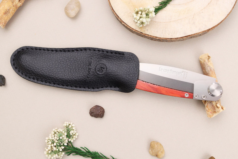 Le Coq Français Charlemagne Red Heart taittoveitsi 11.5cm punainen puukahva + tuppi