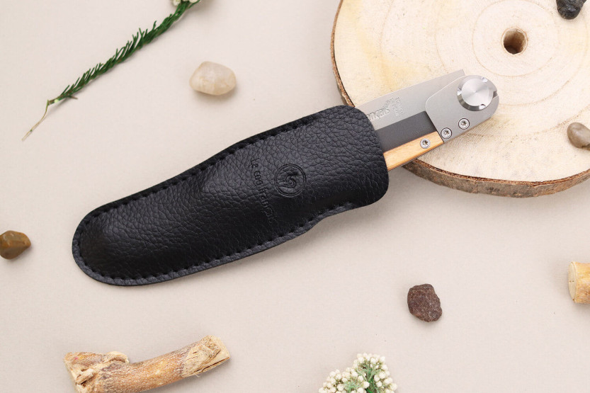 Le Coq Français Louis XIV foldekniv 11,5 cm håndtag i oliventræ + etui