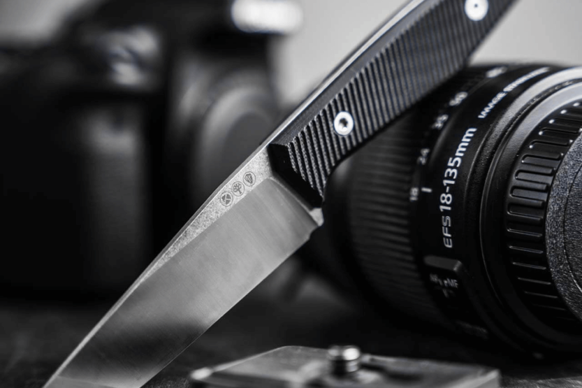 Böker AK1 American Tanto Knife 129504 7,6 cm stålblad svart G10-håndtak + kydex-skaft