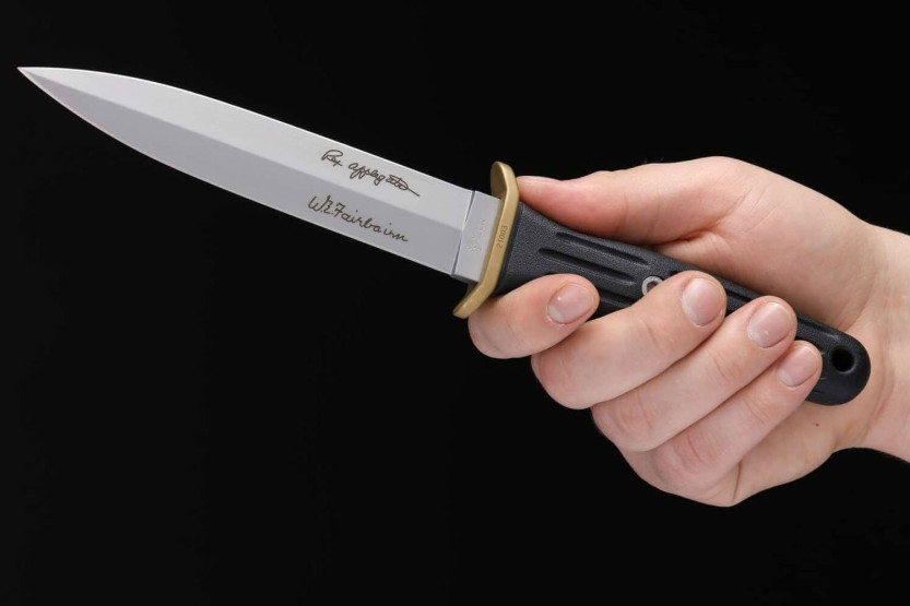 Böker Applegate Fairbairn Combat II kniv 120543AF 15cm stålblad svart syntetiskt handtag + kydexslida