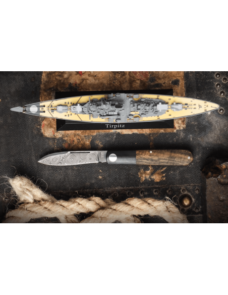 Böker Barlow Prime Tirpitz Damaskus foldekniv 117942DAM sort micarta og valnøtt håndtak 8,4 cm + filtslire