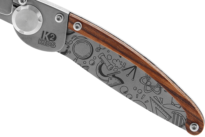 K2 Kids foldekniv 812171 9,5 cm håndtag i rustfrit stål med kemisk dekoration + skede i ruskind