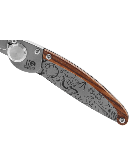 K2 Kids foldekniv 812171 9,5 cm håndtag i rustfrit stål med kemisk dekoration + skede i ruskind