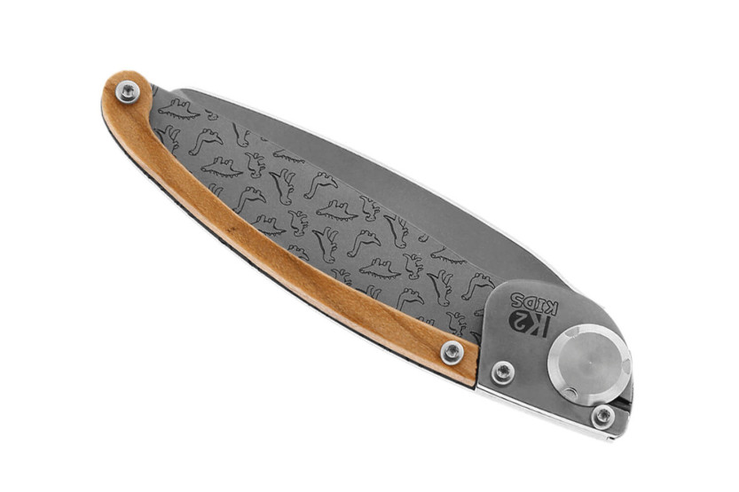 K2 Kids foldekniv 812172 håndtak i rustfritt stål med dinosaurdekor 9,5 cm + semsket slire