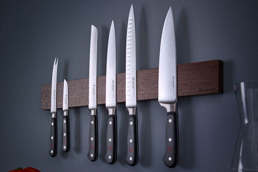Wüsthof Classic brödkniv med smidd mikrotandat blad 23cm