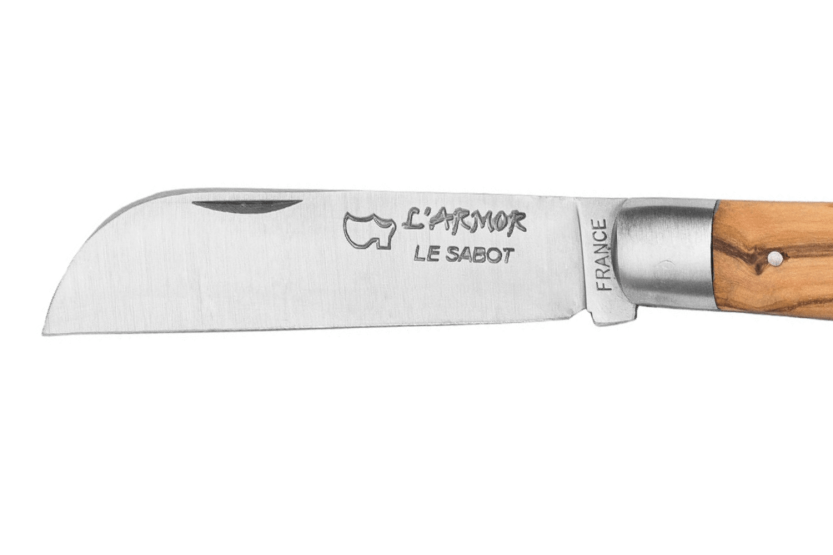 Au Sabot L'Armor fällkniv Sandvikstål olivträhandtag 10,5cm