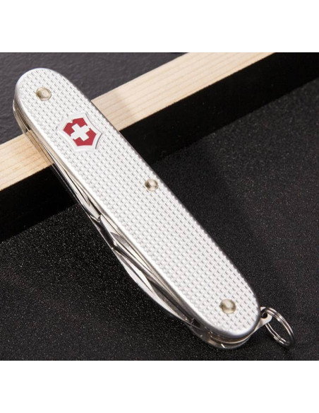 Victorinox Pioneer 4-osainen Sveitsin armeijan veitsi