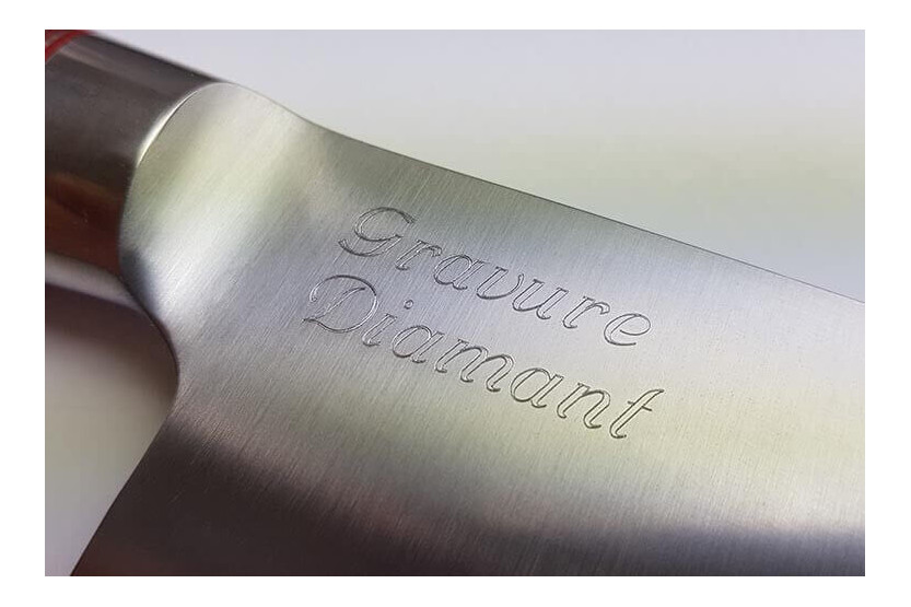 Gravação personalizada com diamante na lâmina