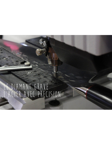 Grabado personalizado con diamante en la hoja