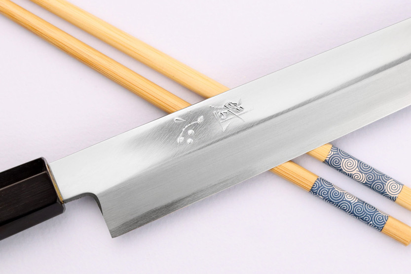 Nakamura Kaishin Ginsan Mirror 21 cm håndlavet japansk yanagiba kiritsuke-kniv