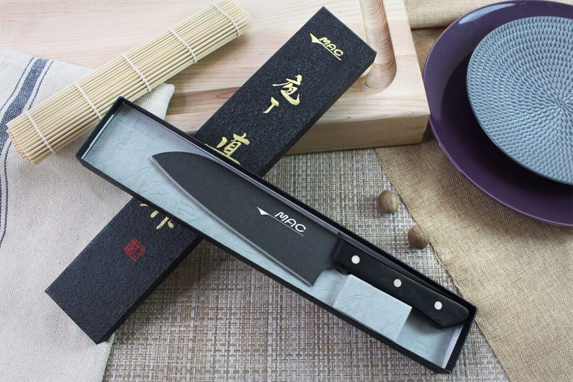 MAC Black 17cm Japanese santoku knife