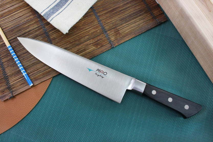 Faca de chef japonesa MAC Professional 22cm