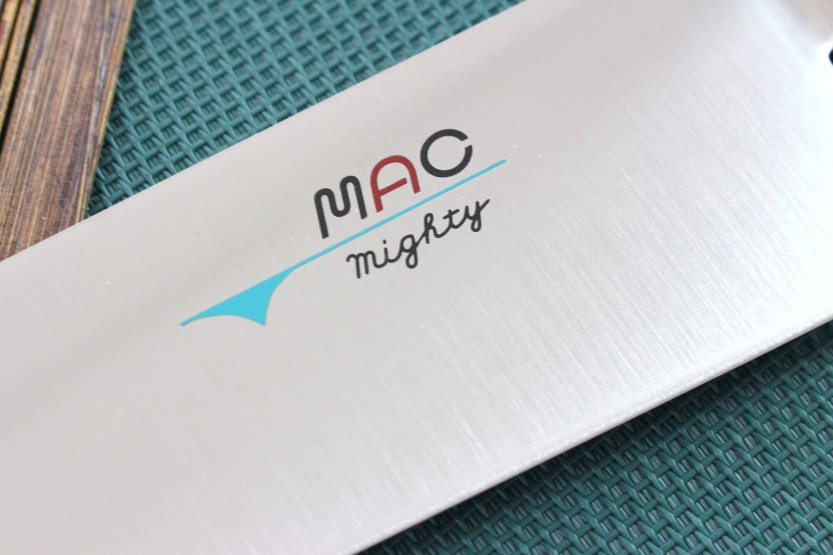MAC Professional Japanese chef knife 22cm