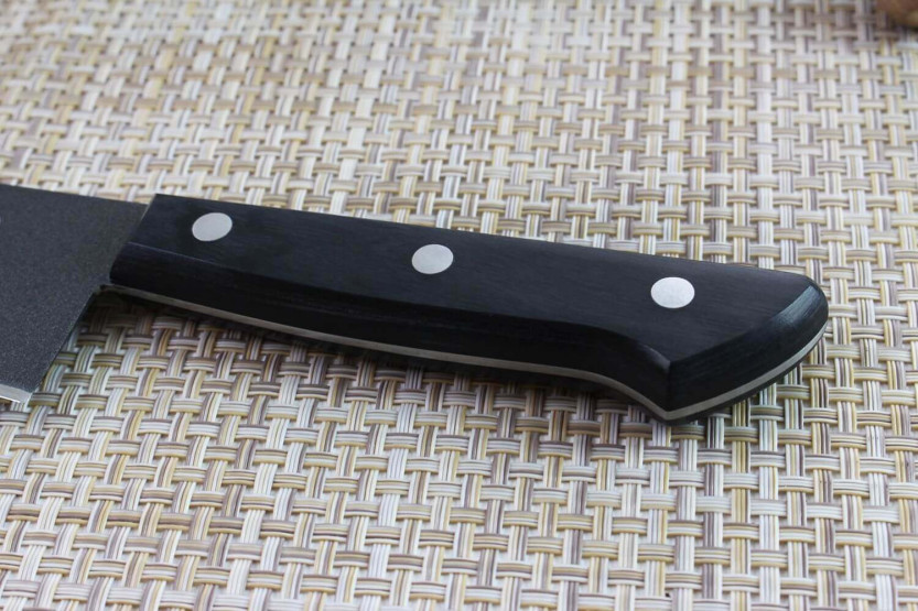 MAC Svart 21,5 cm japansk kockkniv