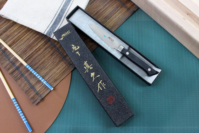MAC Professional japanilainen kuorintaveitsi 8cm