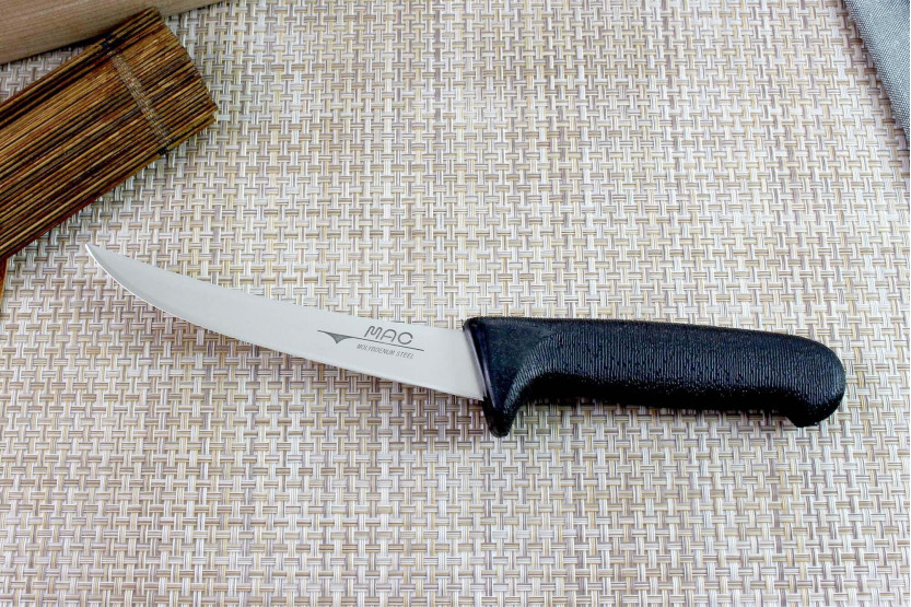 MAC Chef japanilainen luuttomaksi leikkaava veitsi 15.5cm