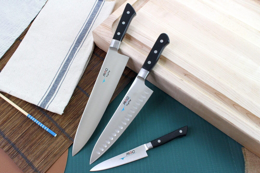 Set of 3 MAC Professional office japanese knives + chef alveolé 20cm + chef 24cm
