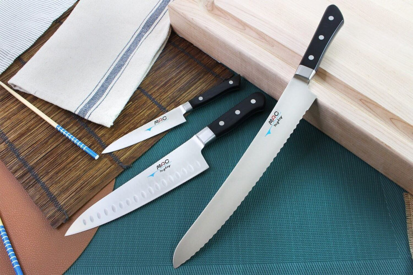 Sæt med 3 MAC professionelle japanske knive til kontor + kok + brød