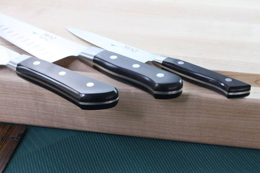 Sett med 3 MAC Professional kontor-, kokke- og brødkniver fra Japan