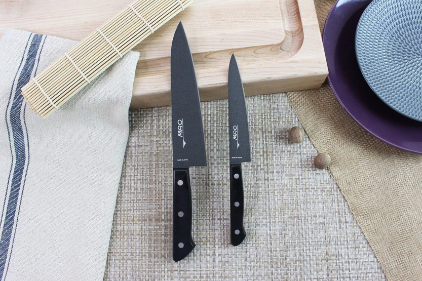 Set mit 2 japanischen Messern MAC Black Universal + Chef 18cm