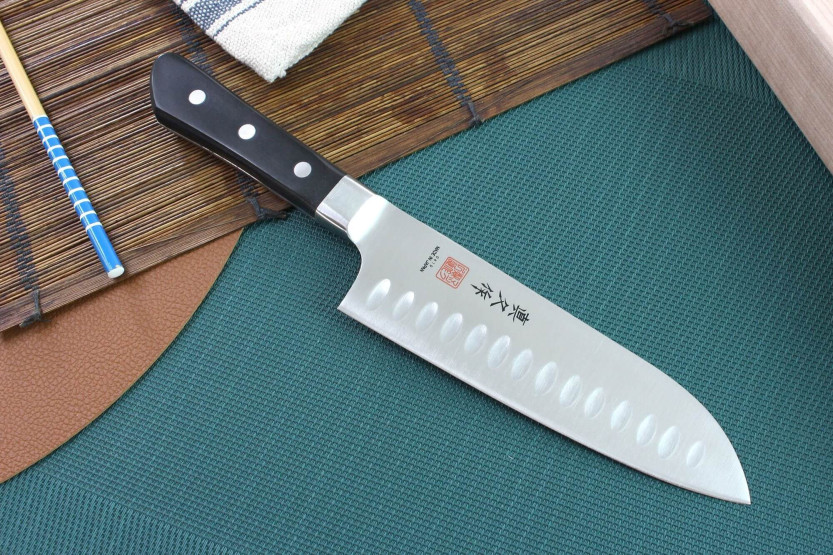 MAC Professional 17cm Japanese santoku knife with honeycomb design