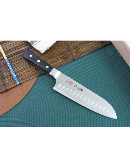 MAC Professional 17 cm japansk santokukniv med bikakedesign