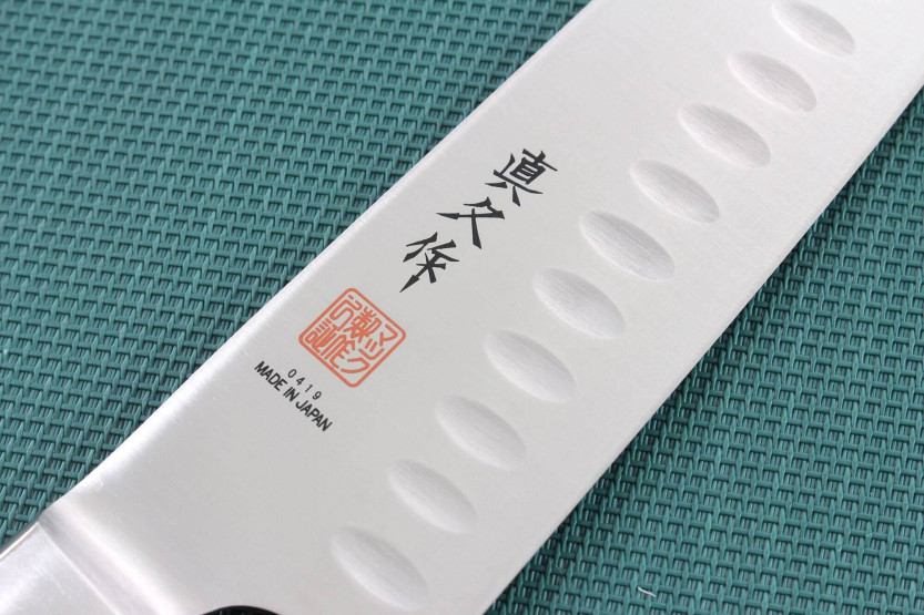 MAC Professional 17cm Japanese santoku knife with honeycomb design