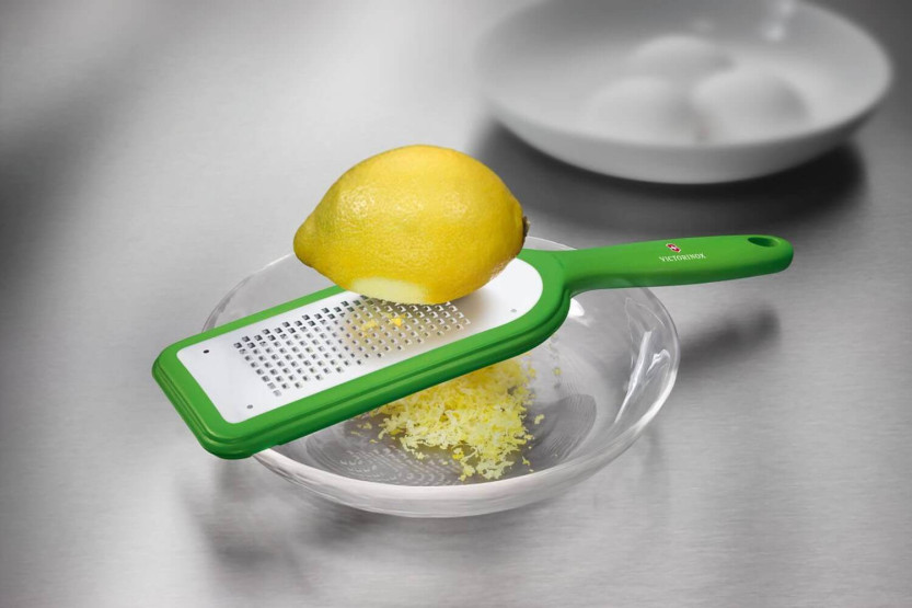 Escofina fina Victorinox con mango verde + estuche protector
