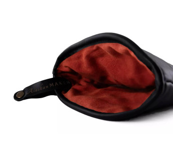 Presina in pelle nera e arancione di Alaskan Maker Defender 2