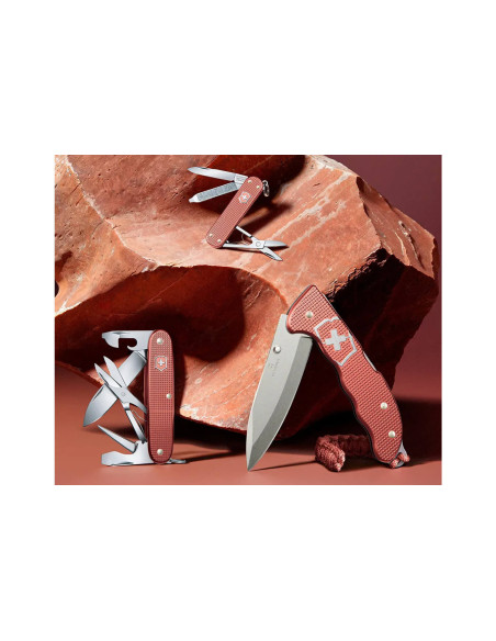 Canivete Victorinox Evoke Alox 0.9415.L25 Edição Limitada 2025 Cabo de Pedra Alox Vermelho 13,6cm