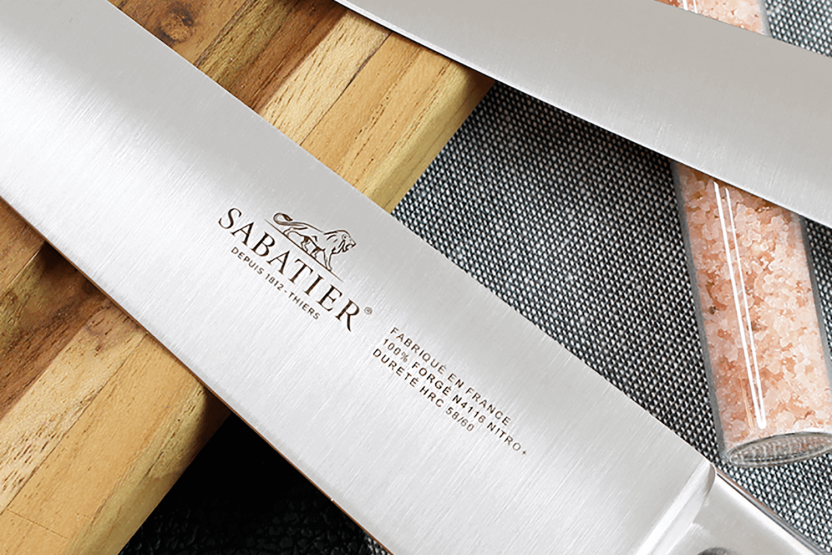 Estuche de cocina Sabatier Toque Blanche 5 cuchillos fabricados en Francia + 1 chaira