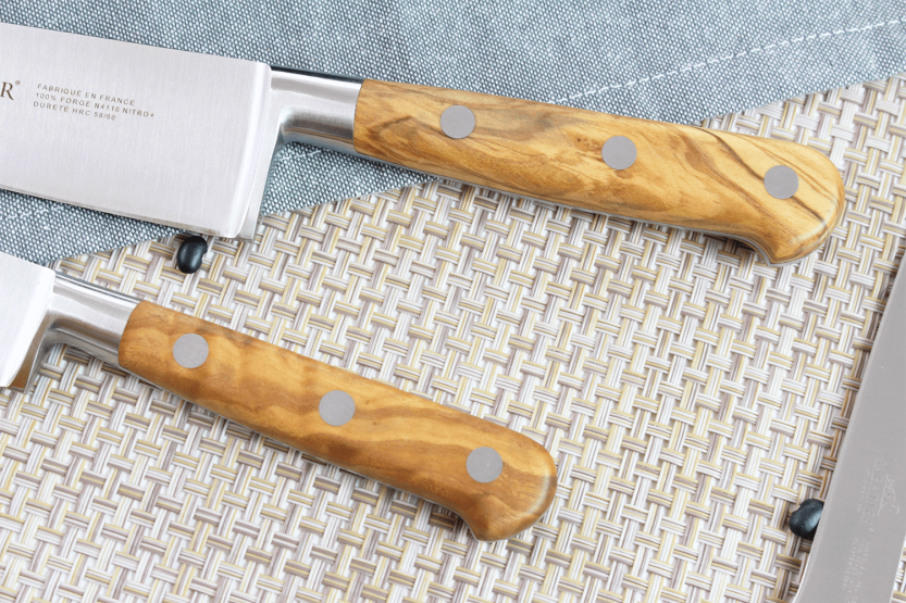 Mala de cozinha Sabatier Provençao 5 facas de fabrico francês + 1 pistola
